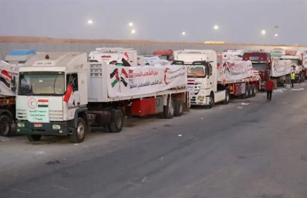 القاهرة الإخبارية: مصر تدفع بعشرات الشاحنات إلى كرم أبو سالم