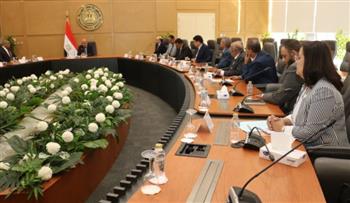   وزير الكهرباء يترأس اجتماع لجنة الاستفادة من العناصر الأرضيّة النادرة والحرجة