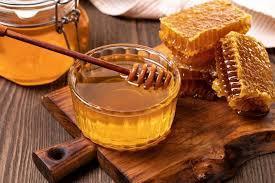 العسل في الطب الفرعوني.. أسرار دواء ذهبي سبق عصره