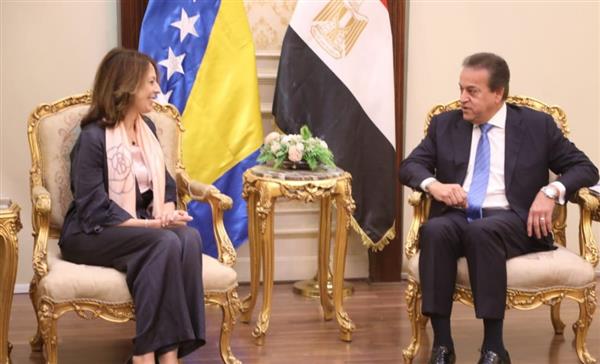 وزير الصحة يلتقي وزيرة الشؤون المدنية في البوسنة والهرسك
