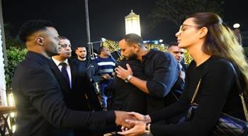 هنادي مهنا وأحمد خالد صالح يظهران معًا في عزاء والد محمد رمضان