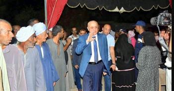 محافظ الأقصر يتفقد اللجان الانتخابية خلال جولته المسائية لمتابعة سير انتخابات مجلس النواب