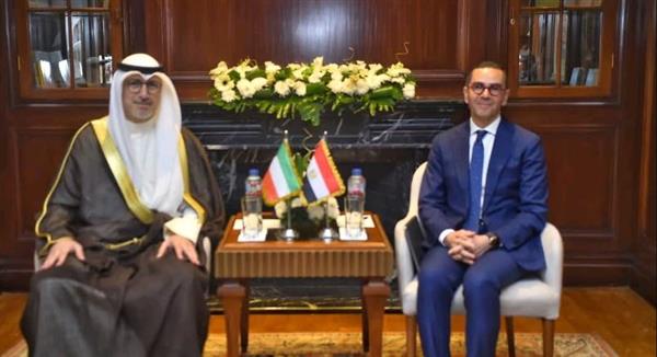 وزير الاستثمار يبحث مع وزير التجارة الكويتي مضاعفة حجم التجارة البينية