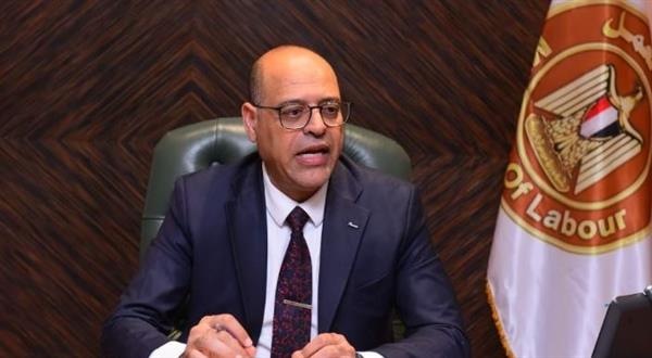 وزير العمل يتابع حادث انهيار سقف خرساني بالمحلة الكبرى