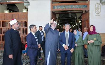   المفكر العالمي البروفيسور جيفري ساكس في جولة داخل الجامع الأزهر
