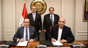  وزير قطاع الأعمال العام يشهد توقيع اتفاق تكميلي لعقود تطوير "مجاويش" بالغردقة