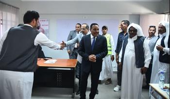   شعيب يتفقد سير العملية الإنتخابية فى العلمين والضبعة 