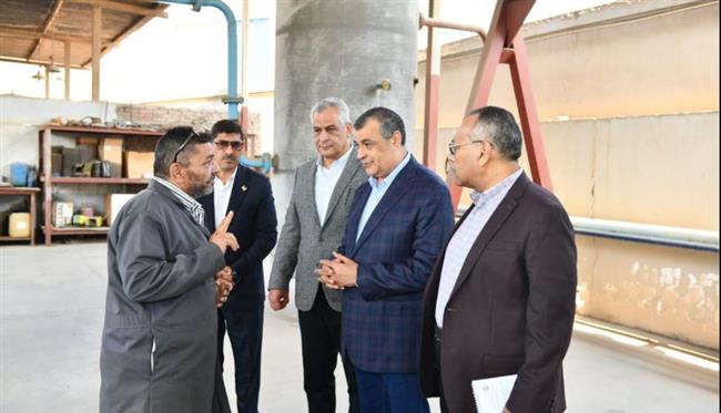 وزير الإنتاج الحربي يتابع سير العملية الإنتاجية بشركة حلوان للأجهزة المعدنية