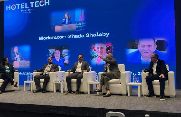 تكريم إيهاب عبد العال في مؤتمر Hotel Tech لدوره في دعم وتطوير خدمات الضيافة وتحديثها