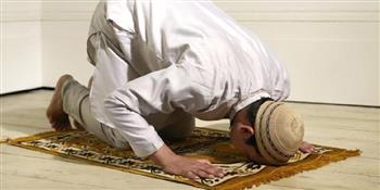   هل يجوز جمع صلاة الفجر مع الظهر أثناء السفر؟