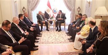 خالد عبدالغفار يبحث التعاون الصحي المشترك مع العراق