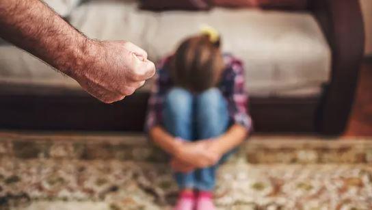 وفاة طفلة بالشرقية بعد تعذيبها على يد والدها
