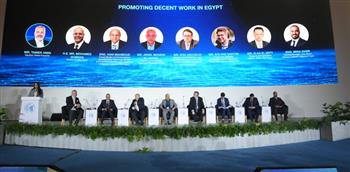   "العمل" تستعرض تعزيز العمل اللائق في مؤتمر التنمية البشرية 2025