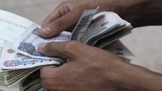 هل الإنسان حر في إنفاق ماله دون مراعاة لمشاعر الفقراء؟