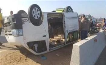   بالأسماء.. انقلاب ميكروباص على صحراوي المنيا يُصيب 15 شخصًا