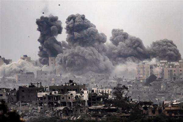 مدفعية الاحتلال تستهدف غرب مدينة رفح الفلسطينية جنوبي قطاع غزة