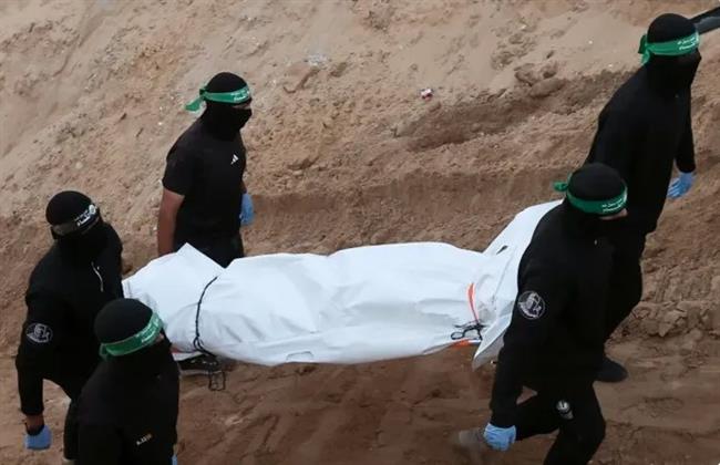 إعلام إسرائيلي: حماس تبذل مجهودا للعثور على الجثث الثلاث المتبقية للمحتجزين
