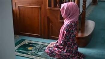   ما حكم صلاة المرأة بالنقاب؟