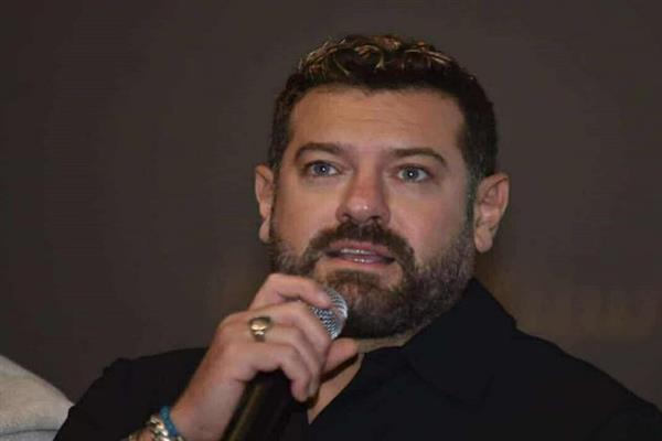 عمرو يوسف: "السلم والثعبان 2" يجمع بين الجرأة والقيم الأسرية في أحدث أفلامه