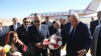   بالصور.. محافظ الوادي الجديد يستقبل وزير العدل لافتتاح مشروعات جديدة