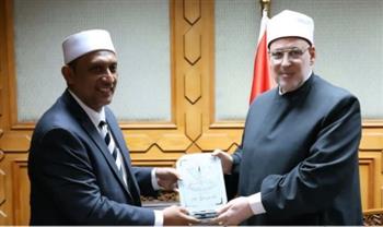   وكيل الأزهر يناقش مع وزير الشؤون الدينية بماليزيا التعاون في التعليم والدعوة