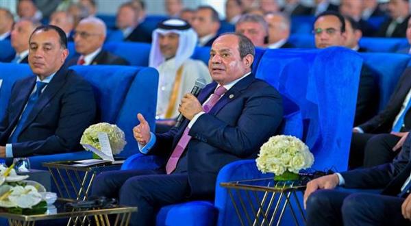 الرئيس السيسي يشهد افتتاح عدد من المحطات البحرية بالمنطقة الاقتصادية لقناة السويس