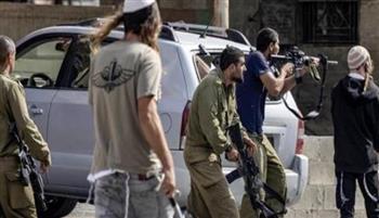   مستوطنون يقتحمون بلدات في الضفة الغربية ويحطمون مركبات الفلسطينيين