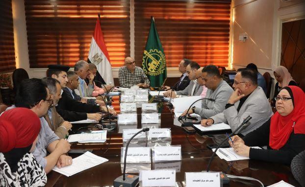 محافظ القليوبية يترأس اجتماع اللجنة العليا للإعلانات بالمحافظة