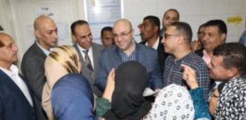   محافظ بني سويف يتابع الخدمات المقدمة بالوحدة الصحية