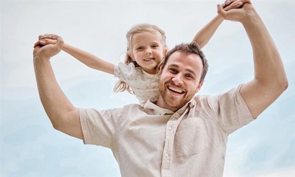 الأب الناجح.. كيف يكون سندًا لأسرته ويصنع فرقًا في حياة أبنائه؟