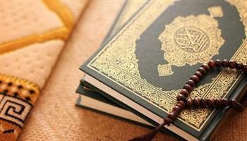 ما حكم قراءة سورة يس عند دفن الميت؟