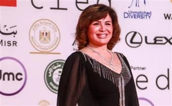 إلهام شاهين تشيد بفيلم "بنات الباشا": حدوتة نسائية وإنسانية
