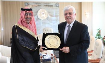   وزير التعليم العالي يبحث تعزيز التعاون مع السفير السعودي