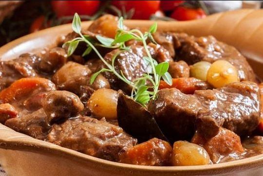 طاجن أرز باللحم والخضار