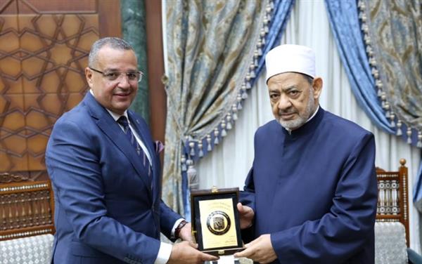 شيخ الأزهر يبحث مع محافظ جنوب سيناء سبل تعزيز التعاون المشترك
