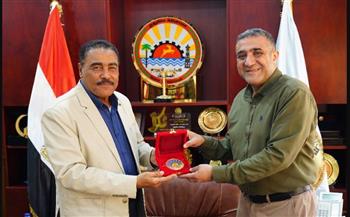   شعيب يكرم رئيس مدينة سيوة السابق ويستقبل رئيس المدينة الجديد 