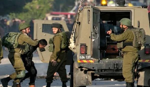 الاحتلال الإسرائيلي يعتقل 77 فلسطينيا من مدن الضفة