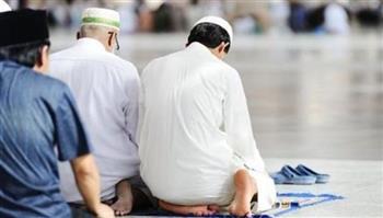 حكم صلاة الجمعة لمن أدرك الإمام في التشهد .. الإفتاء تجيب