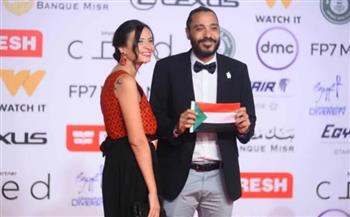   تحية للسودان ولذوي الهمم على السجادة الحمراء في ختام “القاهرة السينمائي 46”