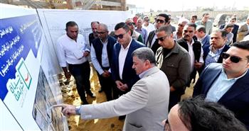   وزير الإسكان والمحافظ يتفقدان محطة معالجة الفيوم