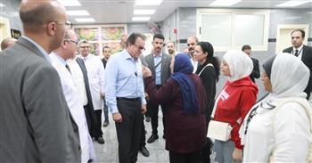 وزير الصحة يتفقد تطوير مبنى العيادات بمستشفى الجمهورية