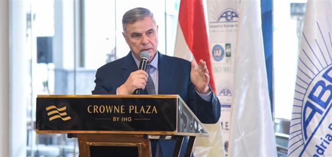 محافظ الإسكندرية يبحث فرص التعاون المشترك مع جمعية رجال الأعمال