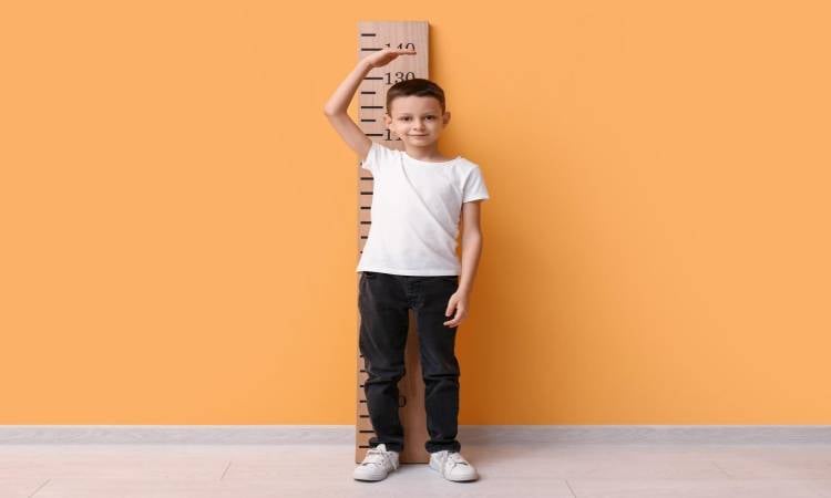 خطوات ضرورية.. كيف تحمي طفلك من التقزم؟