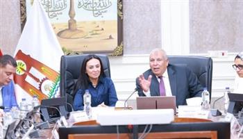   وزيرة التضامن توجه باستصلاح ٥ آلاف فدان وزراعتهم بالنخيل بالوادي الجديد