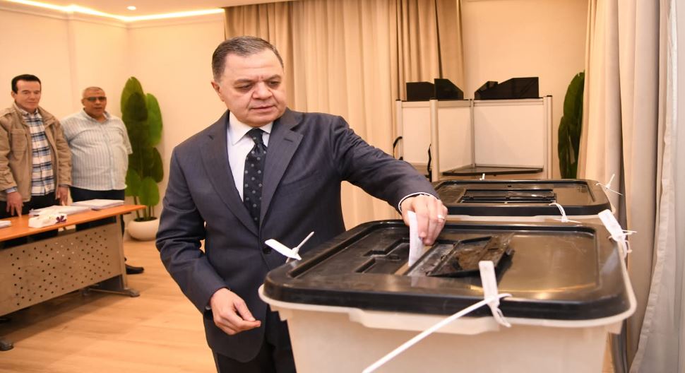 وزير الداخلية يدلى بصوته فى انتخابات مجلس النواب