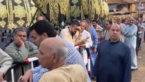 انتخابات مجلس النواب.. توافد الناخبين على لجان التصويت بمركز قلين بكفر الشيخ