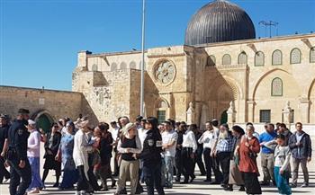 122 مستوطنا يقتحمون المسجد الأقصى بحماية قوات الاحتلال