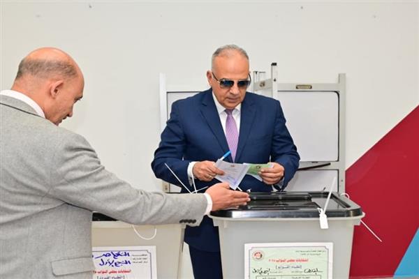 د.سويلم يدلى بصوته بانتخابات مجلس النواب