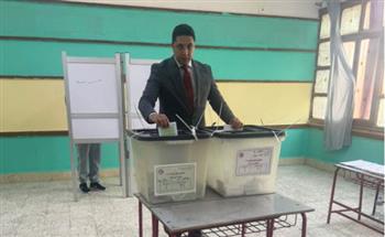   أمين تنظيم حزب الجيل الديمقراطي يدلي بصوته في المرحلة الثانية من انتخابات النواب