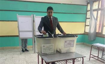 أمين تنظيم حزب الجيل الديمقراطي يدلي بصوته في المرحلة الثانية من انتخابات النواب